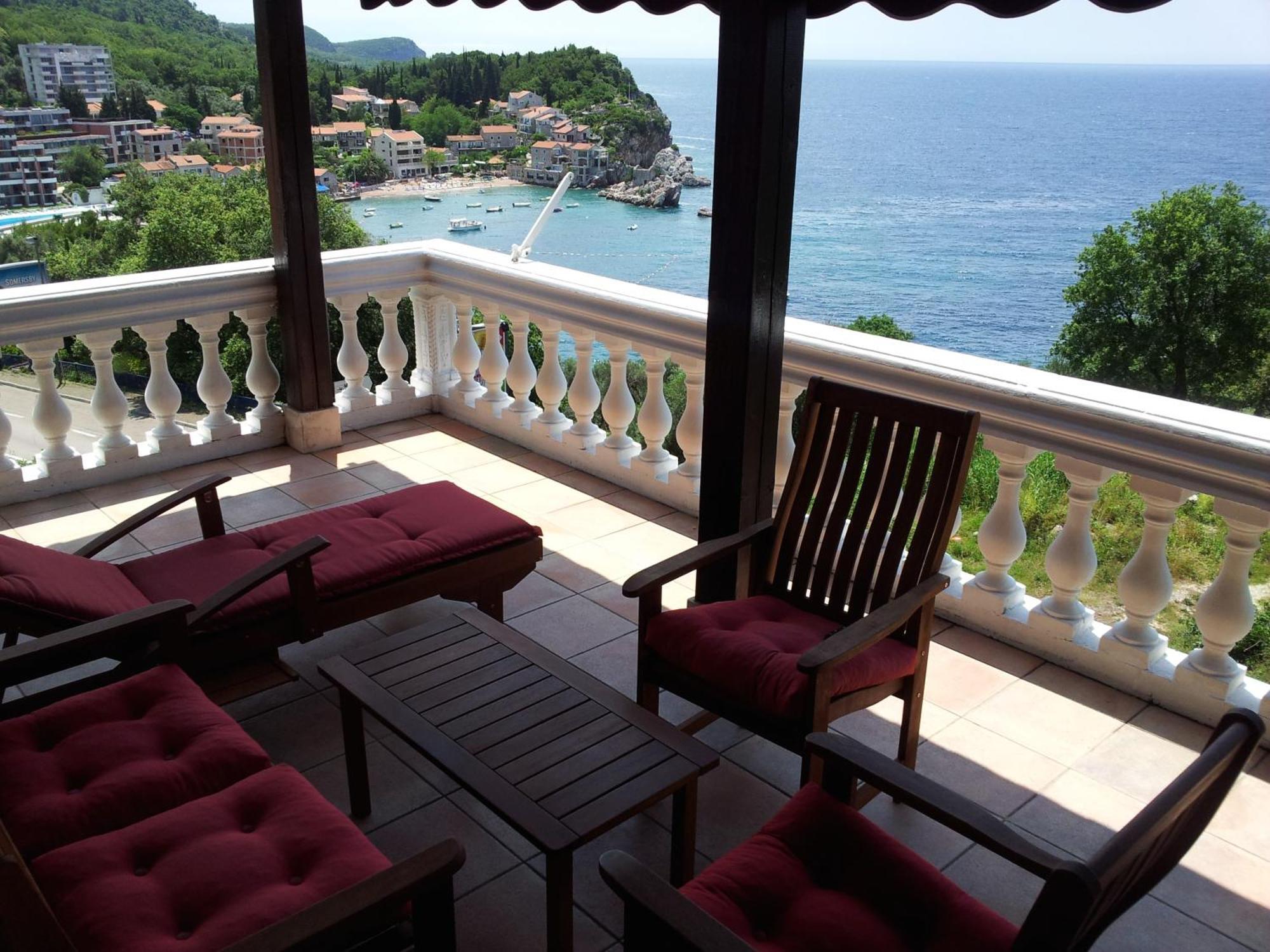 Villa Sara Guesthouse Свети Стефан Екстериор снимка