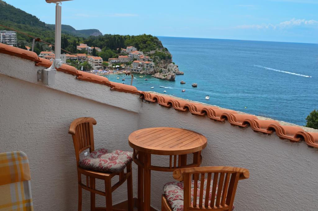 Villa Sara Guesthouse Свети Стефан Екстериор снимка