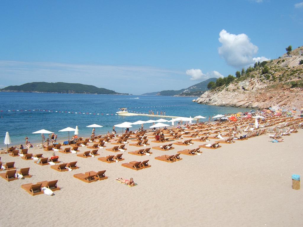 Villa Sara Guesthouse Свети Стефан Екстериор снимка