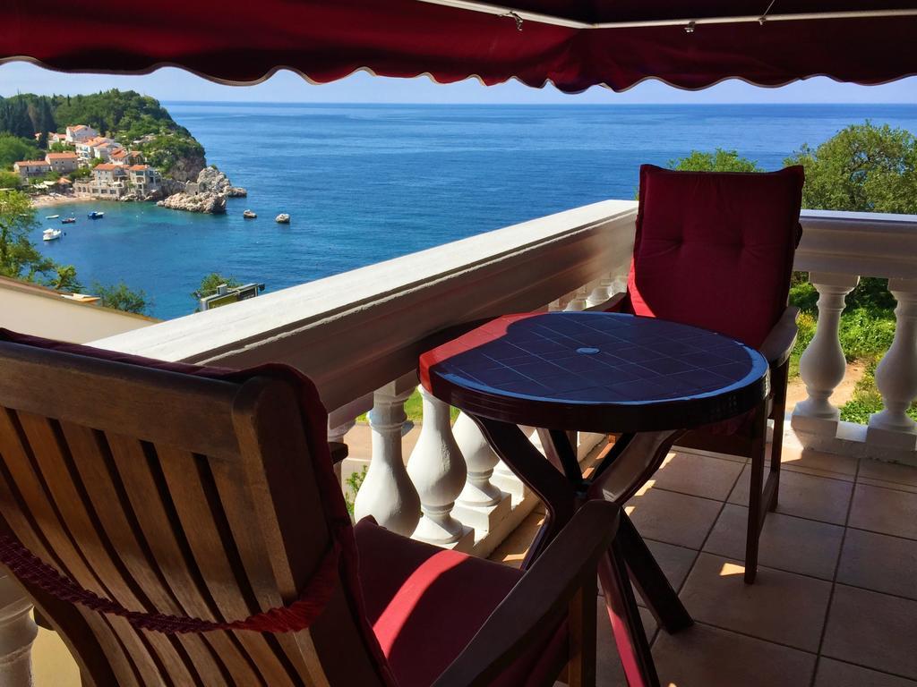 Villa Sara Guesthouse Свети Стефан Екстериор снимка