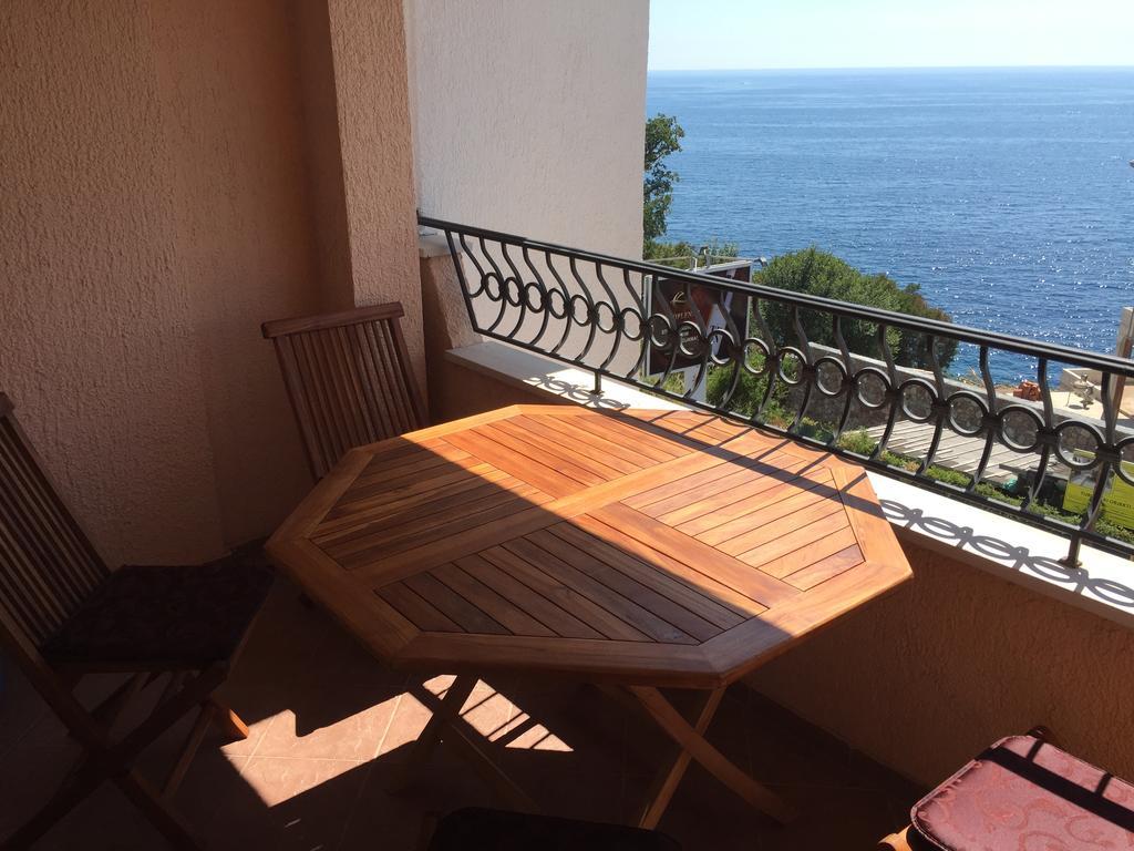 Villa Sara Guesthouse Свети Стефан Стая снимка