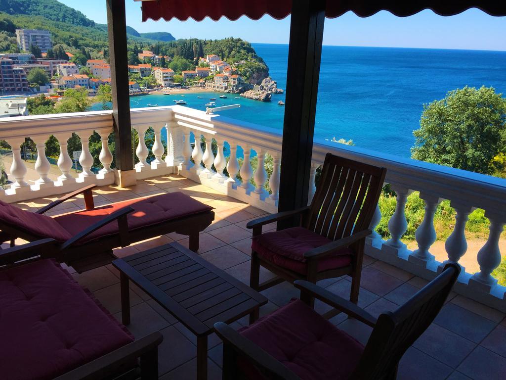 Villa Sara Guesthouse Свети Стефан Стая снимка